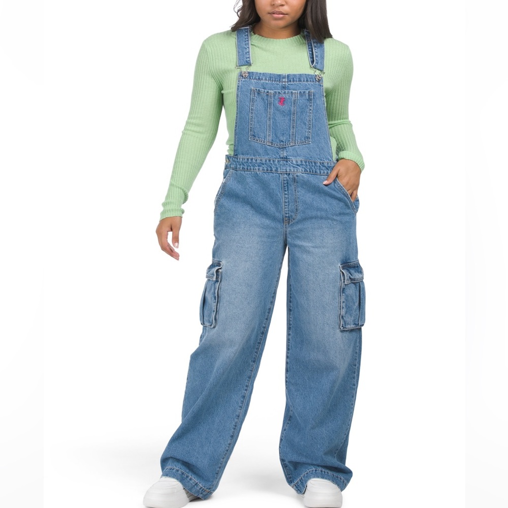 Juicy Couture wide leg cargo overalls, size M 💙